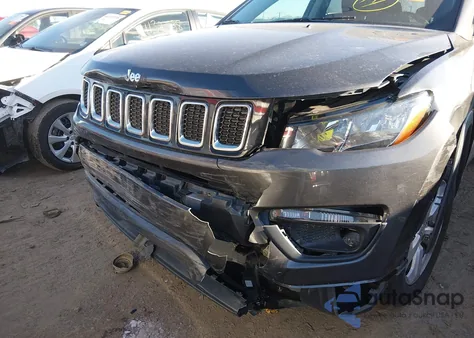 2018 Jeep Compass Latitude 4X4 z USA, uszkodzony, nr VIN 3C4NJDBB3JT230533